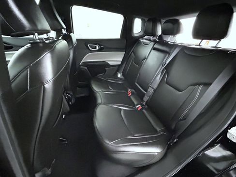 Certified 2025 Jeep Compass Limited AWD/4WD image 19