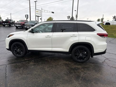 Used 2019 Toyota Highlander SE AWD/4WD image 6