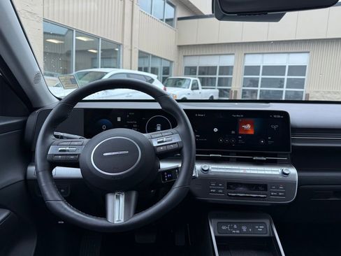 Certified 2025 Hyundai Kona Limited FWD image 7