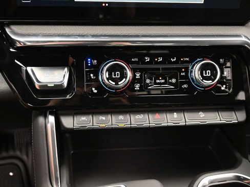 New 2026 GMC Sierra 1500 Denali w/ Denali Reserve Package AWD/4WD image 19