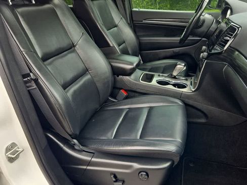 Used 2021 Jeep Grand Cherokee Limited RWD image 24