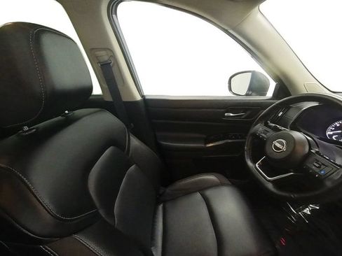 Used 2023 Nissan Pathfinder SL w/ SL Premium Package AWD/4WD image 32