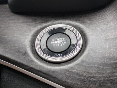 Used 2023 Jeep Grand Cherokee Limited image 25