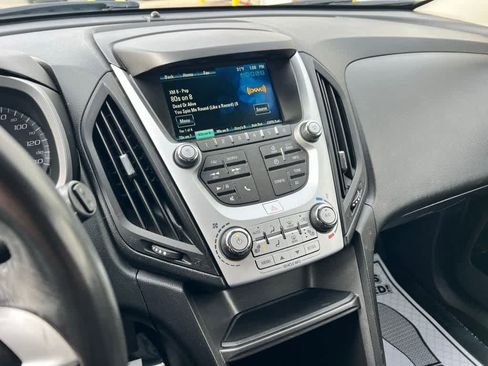 Used 2017 Chevrolet Equinox LT w/ Convenience Package image 24