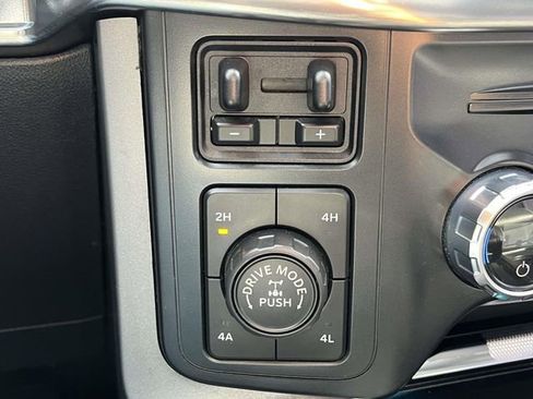 Used 2021 Ford F150 Lariat w/ Equipment Group 502A High image 27