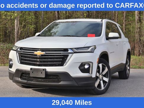 Used 2023 Chevrolet Traverse LT w/ LT Premium Package AWD/4WD image 1