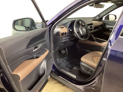 Used 2025 Toyota Grand Highlander AWD Hybrid image 11