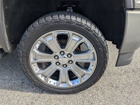 Used 2018 GMC Sierra 1500 Denali w/ Denali Ultimate Package AWD/4WD image 9