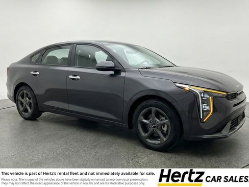 Used 2025 Kia K4 LXS image 1
