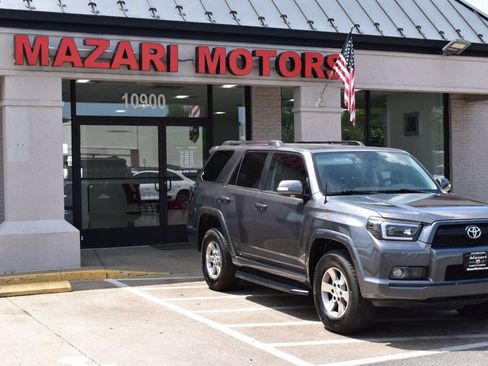 Used 2010 Toyota 4Runner SR5 AWD/4WD image 9
