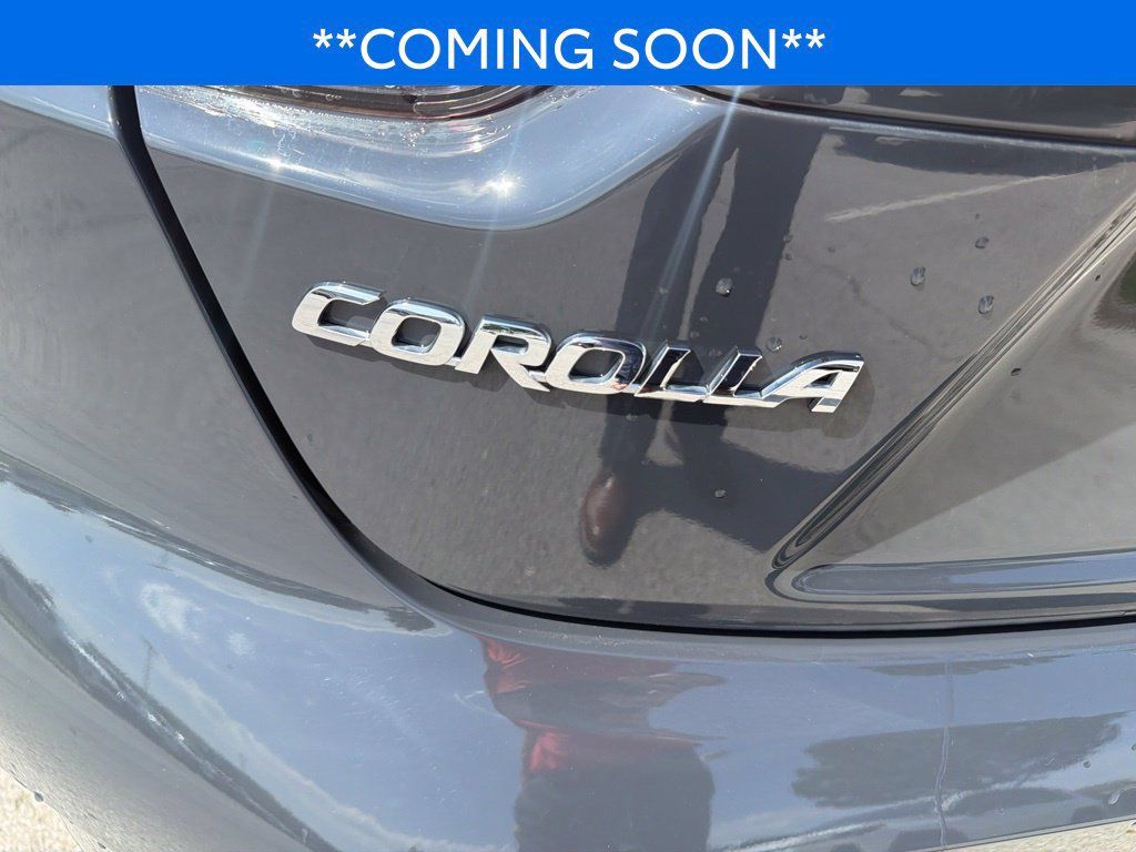 Used 2025 Toyota Corolla LE FWD image 14