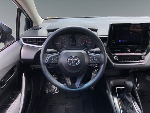 Used 2025 Toyota Corolla LE FWD image 12