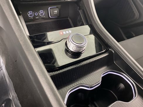 Used 2023 Jeep Grand Cherokee Altitude image 34