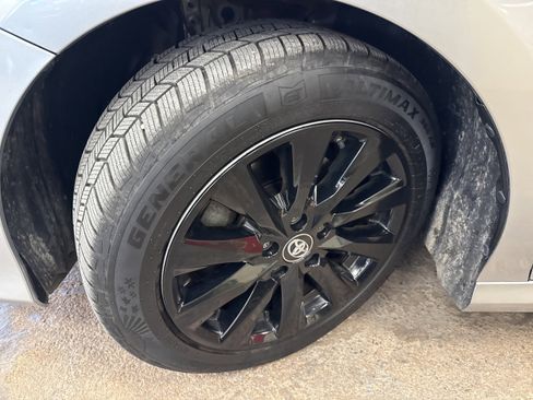 Used 2019 Toyota Camry LE FWD image 4