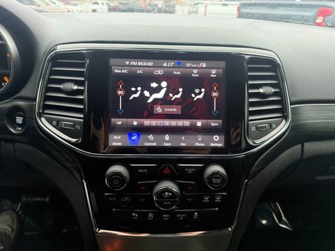 Used 2021 Jeep Grand Cherokee Laredo X image 17