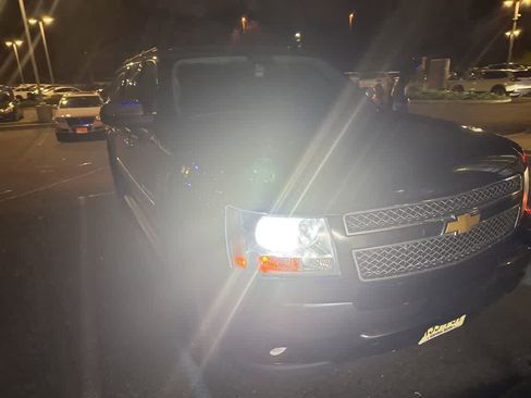 Used 2012 Chevrolet Suburban LTZ image 6