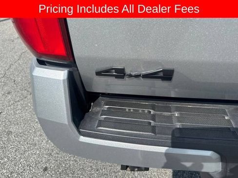 Used 2025 Toyota Tacoma TRD Sport AWD/4WD image 7