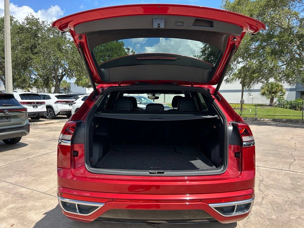 Certified 2021 Volkswagen Atlas Cross Sport SE AWD/4WD image 45