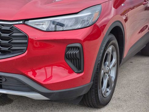 Used 2025 Ford Escape ST-Line w/ Cold Weather Package FWD image 11