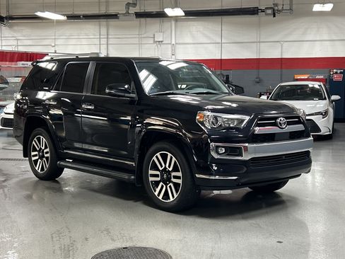 Used 2023 Toyota 4Runner Limited AWD/4WD image 3