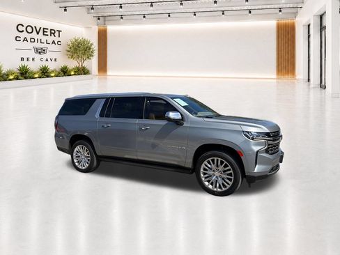 Used 2024 Chevrolet Suburban Premier w/ Advanced Technology Package AWD/4WD image 17