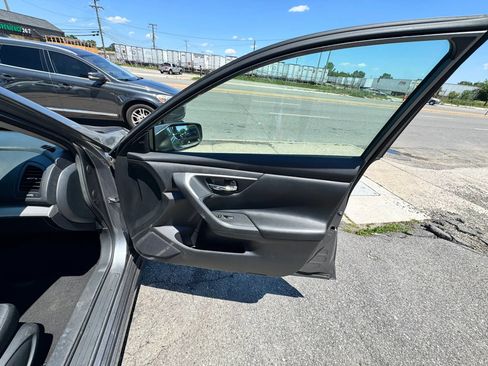 Used 2018 Nissan Altima 2.5 SV FWD image 17