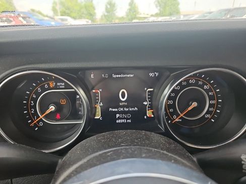 Used 2021 Jeep Wrangler Unlimited Sahara w/ LED Lighting Group AWD/4WD image 18