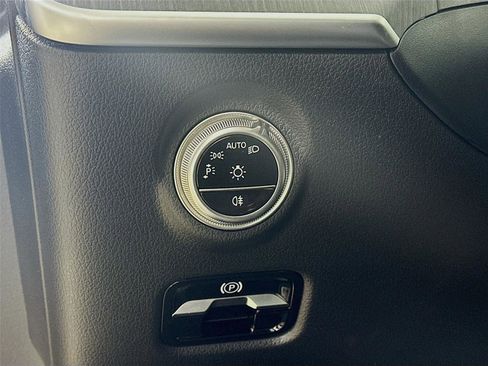 Certified 2025 Mercedes-Benz C 300 4MATIC Sedan image 10