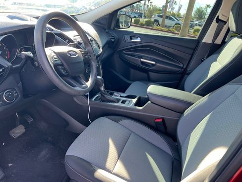 Used 2017 Ford Escape SE FWD image 4