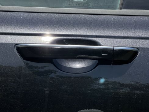 New 2026 Kia Carnival SX w/ SX Dark Edition Package FWD image 16