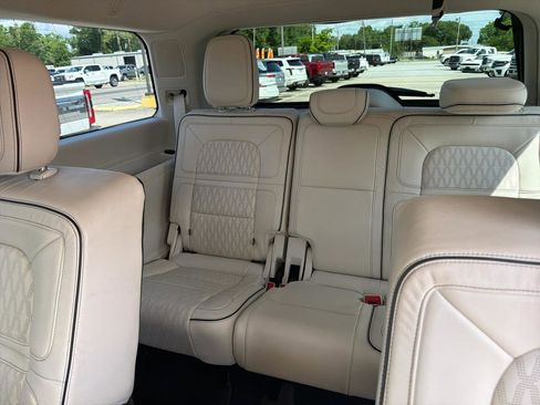 Used 2020 Lincoln Navigator Black Label w/ Cargo Convenience Package AWD/4WD image 23