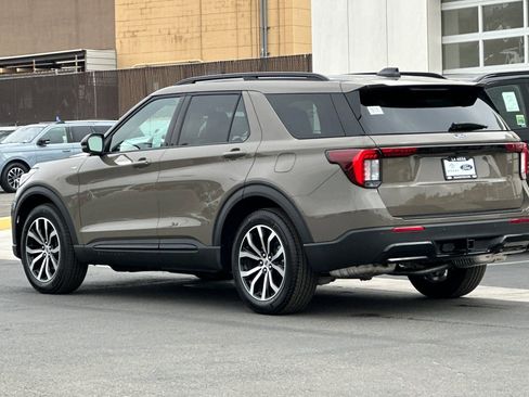 New 2026 Ford Explorer ST-Line RWD image 5