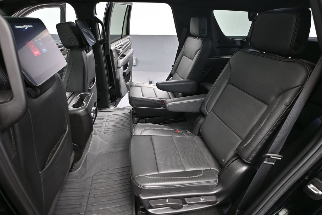 Used 2024 GMC Yukon Denali w/ Denali Reserve Package AWD/4WD image 32