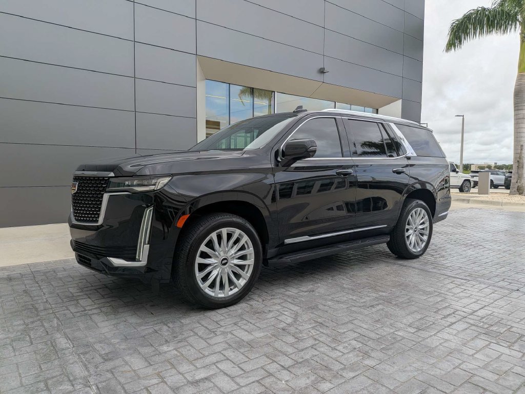 Used 2022 Cadillac Escalade Luxury w/ LPO, Floor Liner Package AWD/4WD image 1