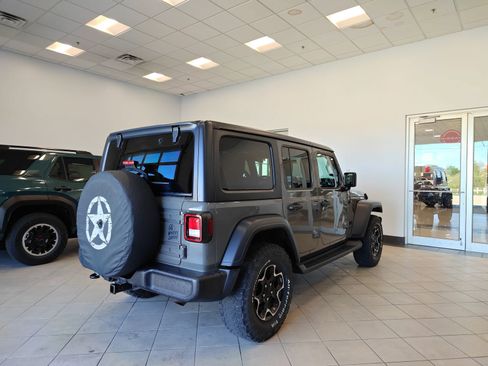 Used 2020 Jeep Wrangler Unlimited Sport AWD/4WD image 3