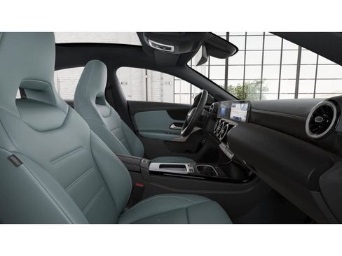 Used 2026 Mercedes-Benz CLA 250 image 3