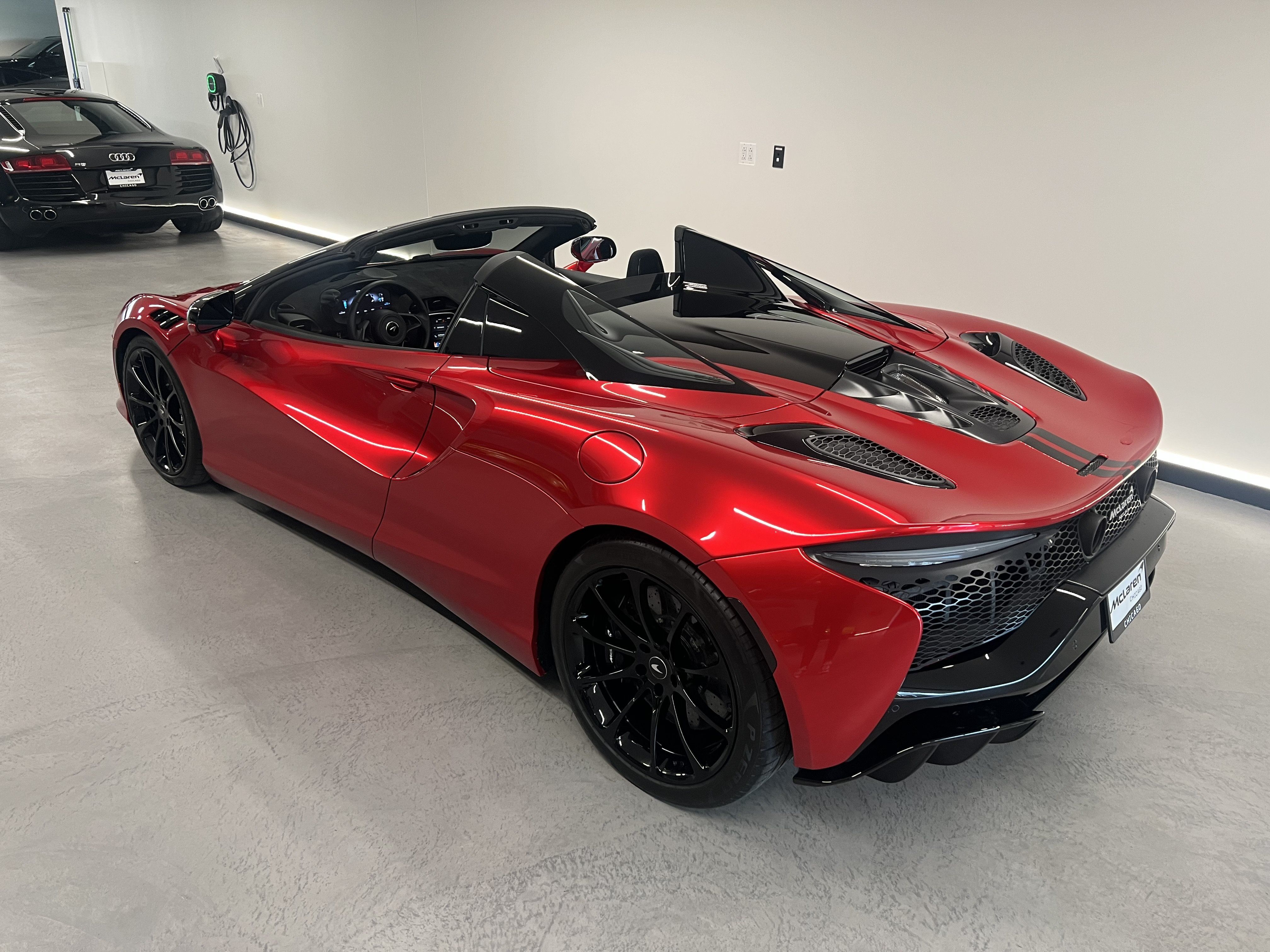 Used 2025 McLaren Artura Spider RWD image 6
