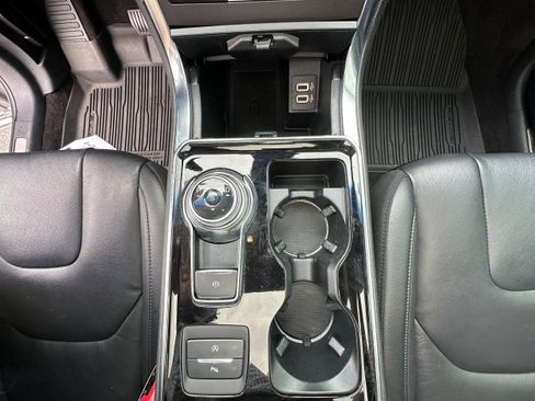Used 2020 Ford Edge Titanium AWD/4WD image 30