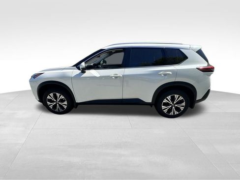 Used 2021 Nissan Rogue SV w/ Premium Package AWD/4WD image 2