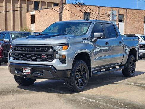 Used 2026 Chevrolet Silverado 1500 Custom Trail Boss w/ Turbomax Blackout Package AWD/4WD image 3