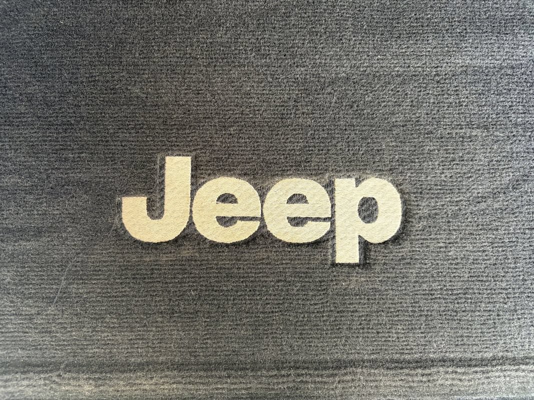 Used 2011 Jeep Wrangler Unlimited Rubicon w/ Connectivity Group AWD/4WD image 25