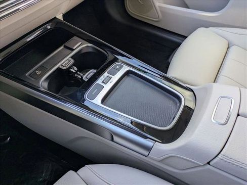 Used 2026 Mercedes-Benz GLB 250 image 12