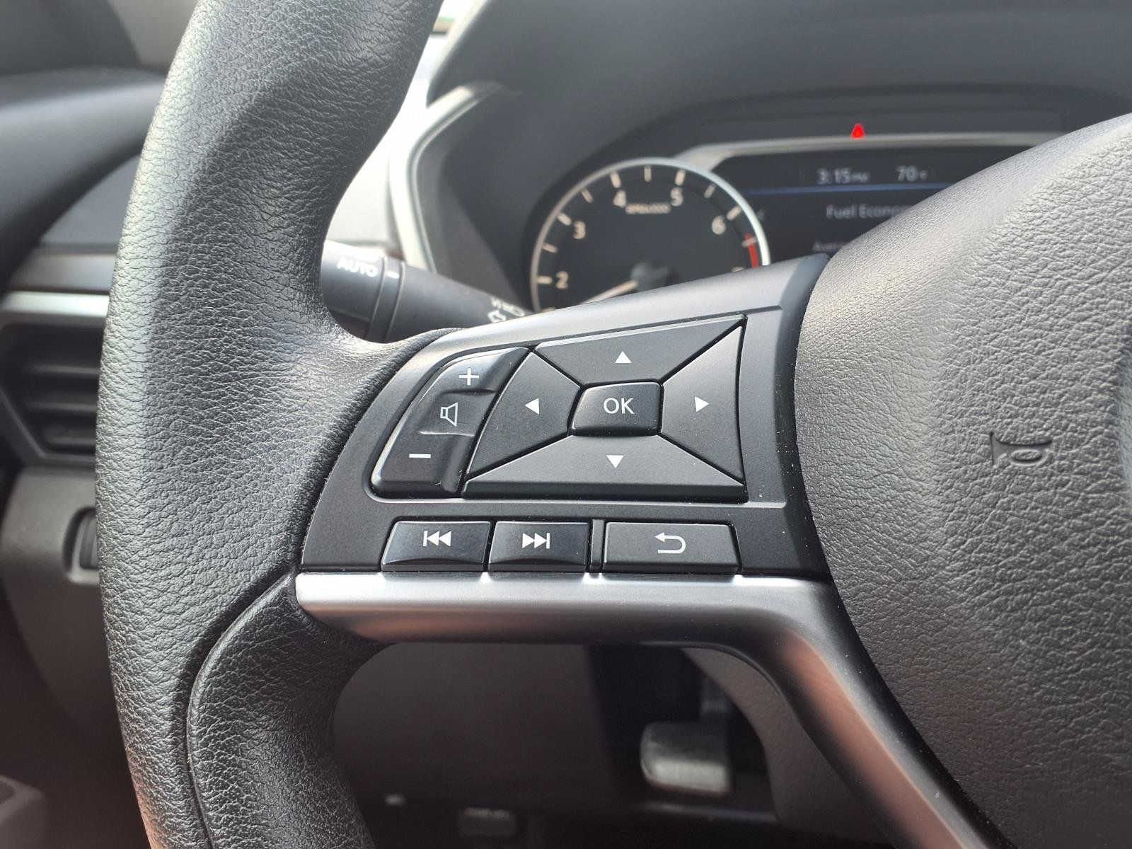 Used 2024 Nissan Altima 2.5 SV FWD image 28