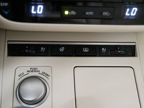 Used 2014 Lexus ES 350 w/ Luxury Package FWD image 21