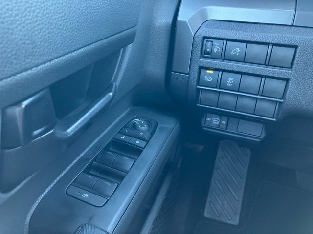 Used 2025 Toyota Tacoma SR5 AWD/4WD image 15