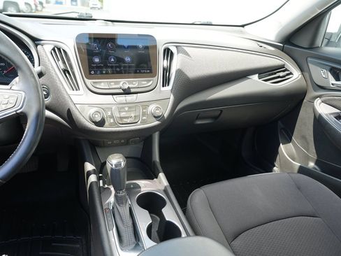 Used 2020 Chevrolet Malibu RS FWD image 21