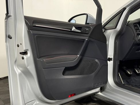 Used 2015 Volkswagen GTI SE w/ Lighting Package (SEL) image 28