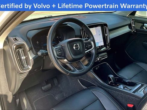 Certified 2025 Volvo XC40 B5 Core image 17