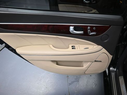 Used 2012 Hyundai Equus Signature RWD image 25