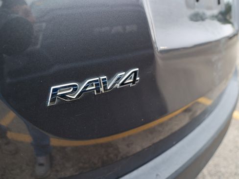 Used 2015 Toyota RAV4 LE FWD image 12